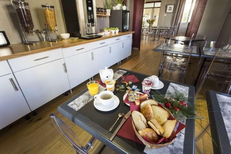 Brit Hotel Du Parc Niort Centre-Parking Gratuit מסעדה תמונה