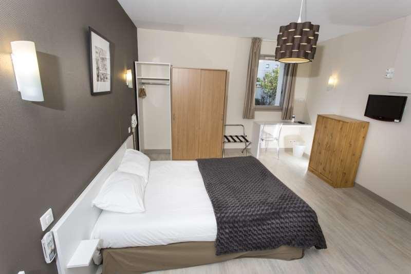 Brit Hotel Du Parc Niort Centre-Parking Gratuit חדר תמונה