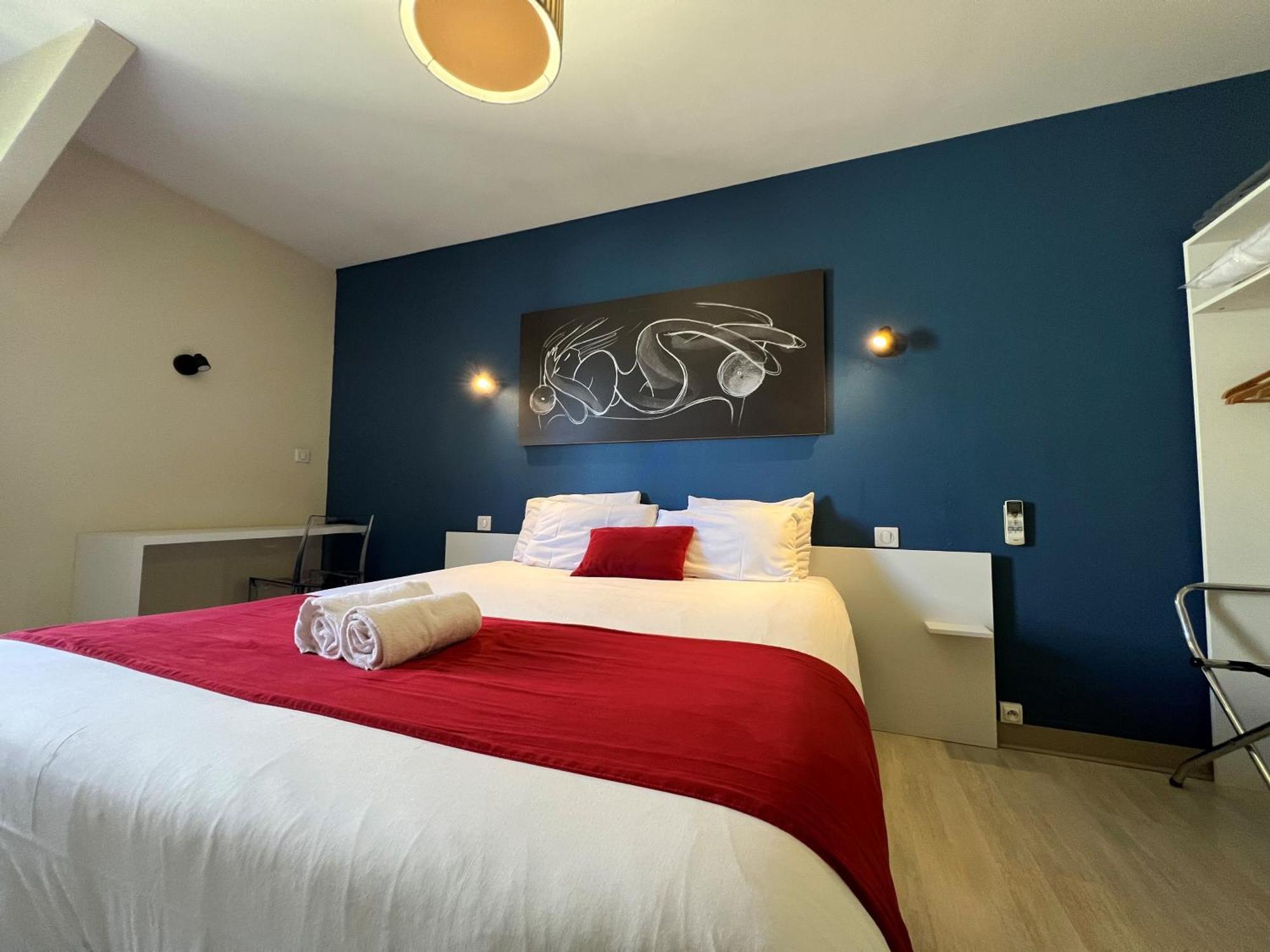 Brit Hotel Du Parc Niort Centre-Parking Gratuit מראה חיצוני תמונה