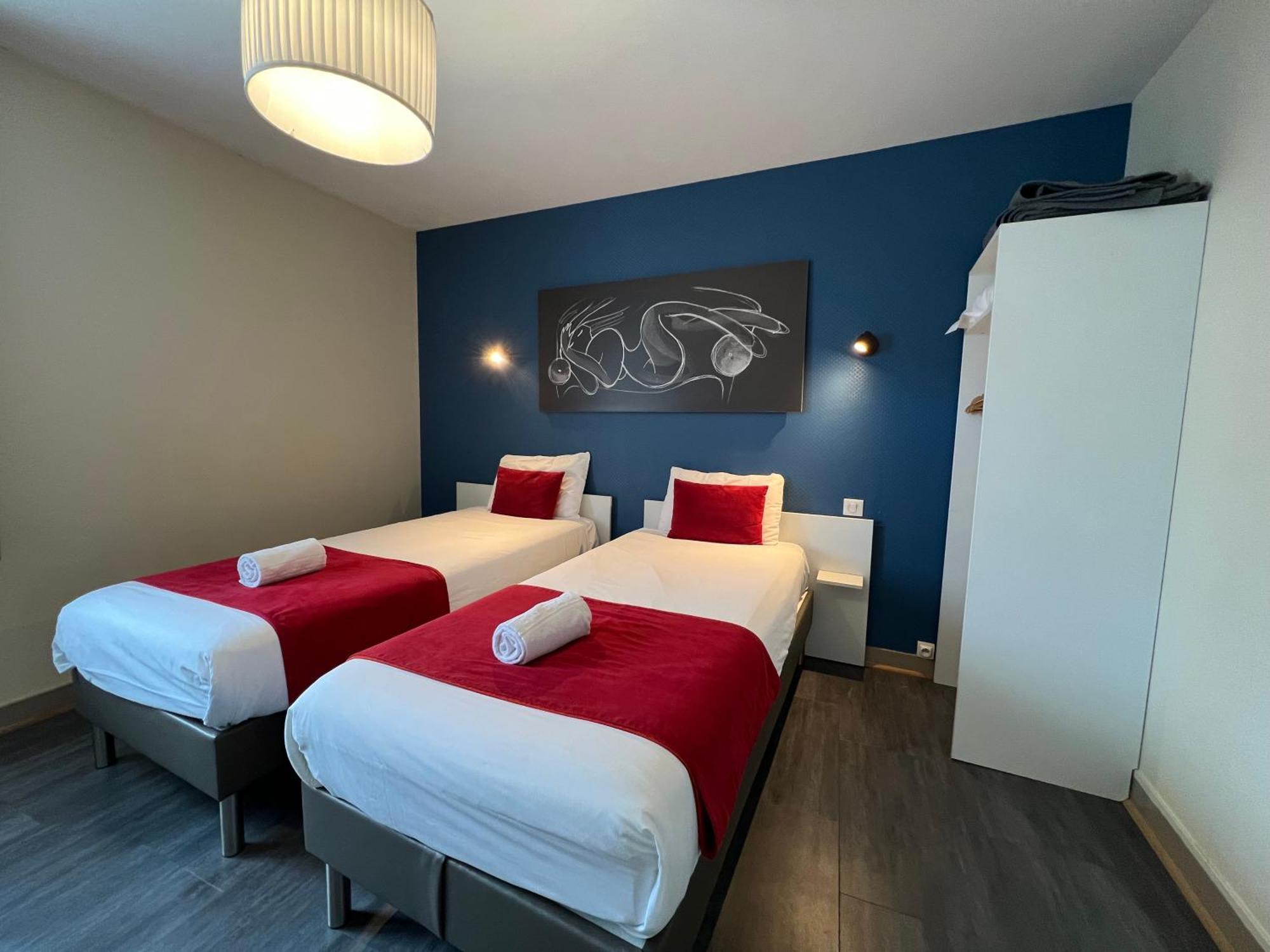 Brit Hotel Du Parc Niort Centre-Parking Gratuit מראה חיצוני תמונה
