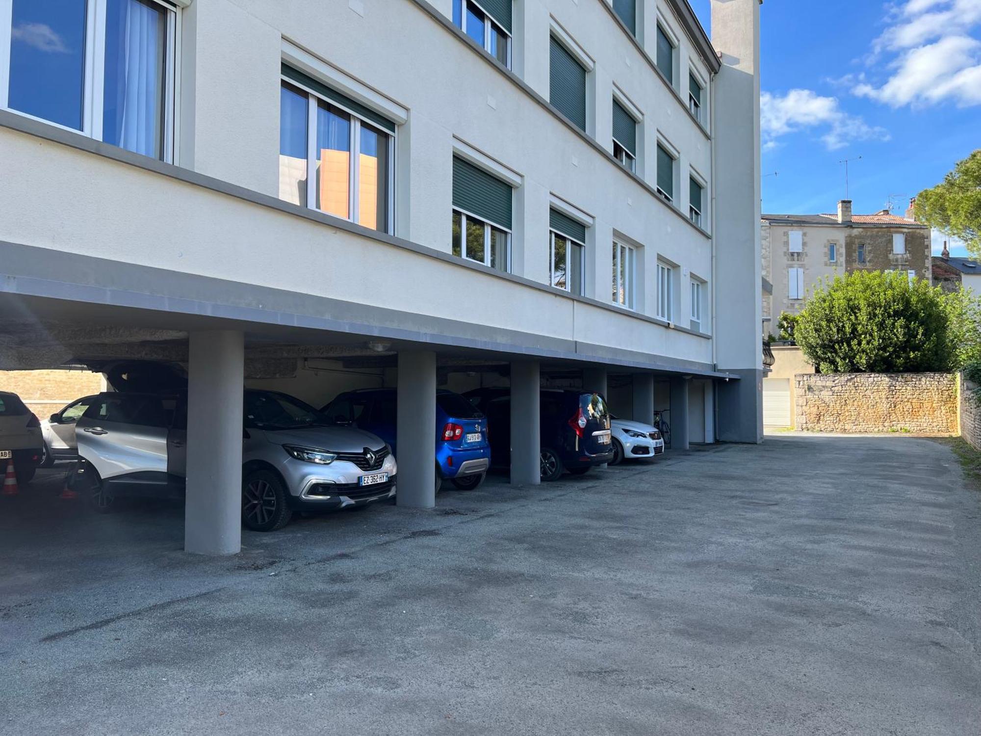 Brit Hotel Du Parc Niort Centre-Parking Gratuit מראה חיצוני תמונה