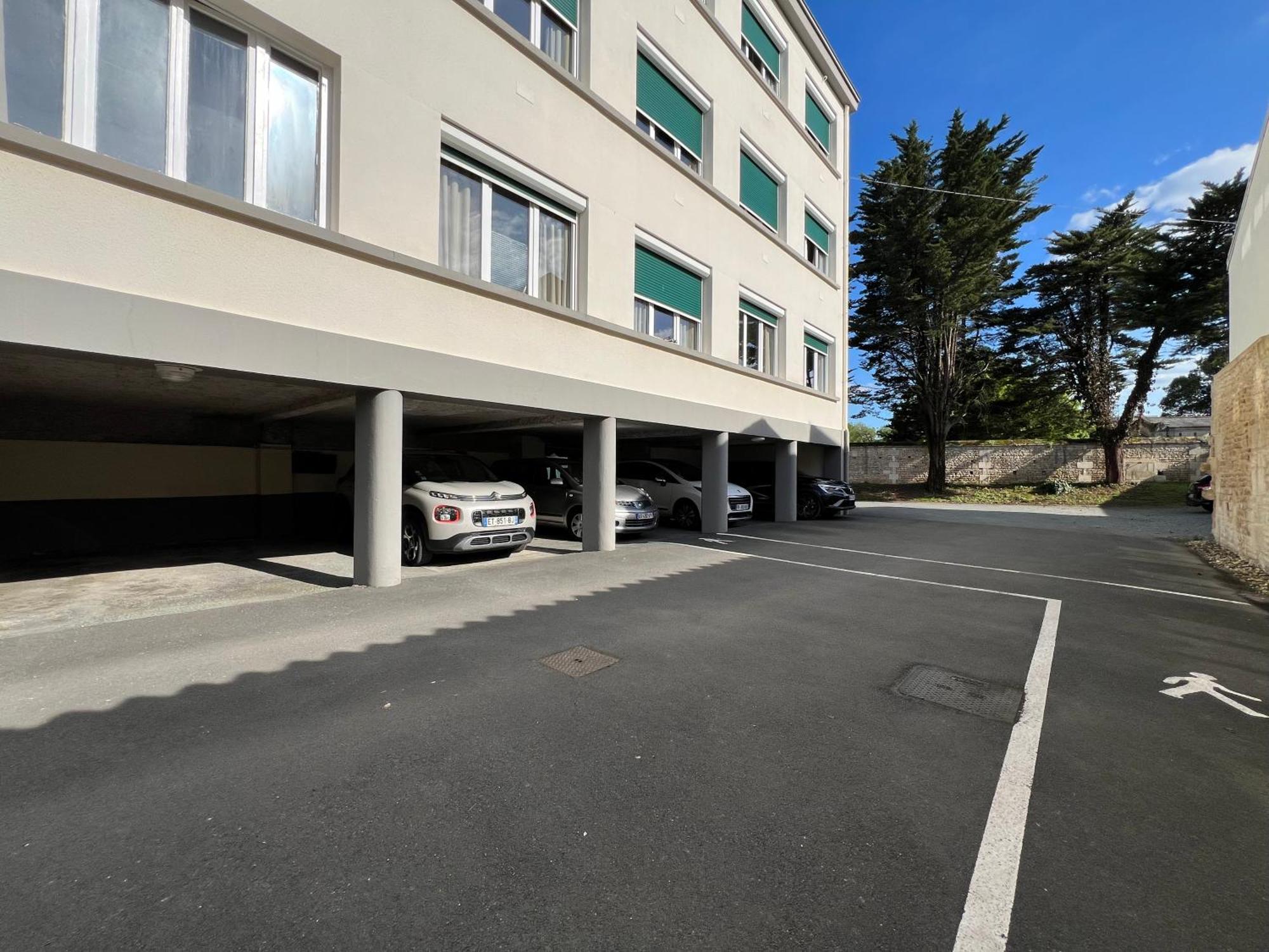Brit Hotel Du Parc Niort Centre-Parking Gratuit מראה חיצוני תמונה