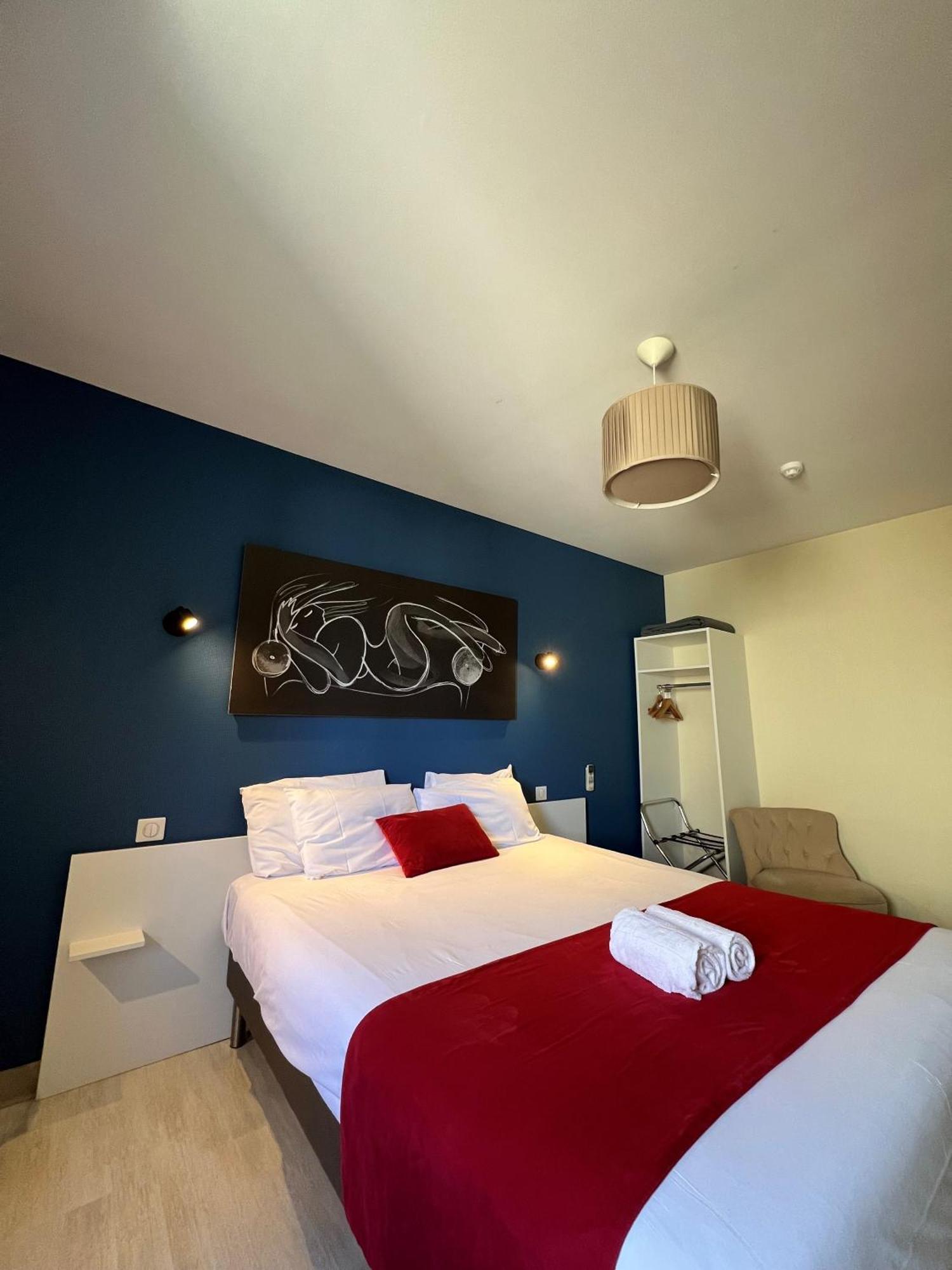 Brit Hotel Du Parc Niort Centre-Parking Gratuit מראה חיצוני תמונה