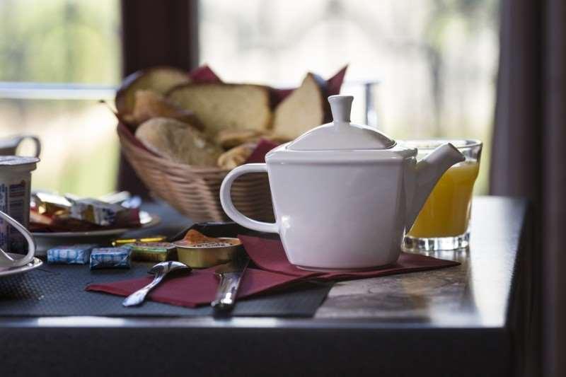 Brit Hotel Du Parc Niort Centre-Parking Gratuit מסעדה תמונה