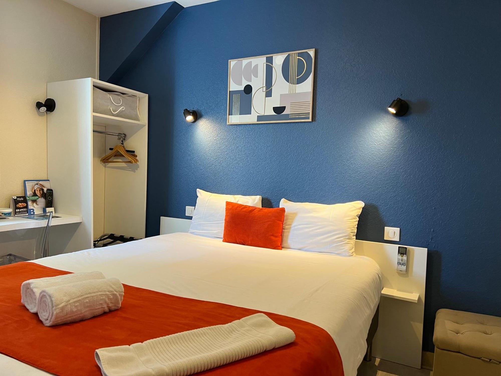 Brit Hotel Du Parc Niort Centre-Parking Gratuit מראה חיצוני תמונה