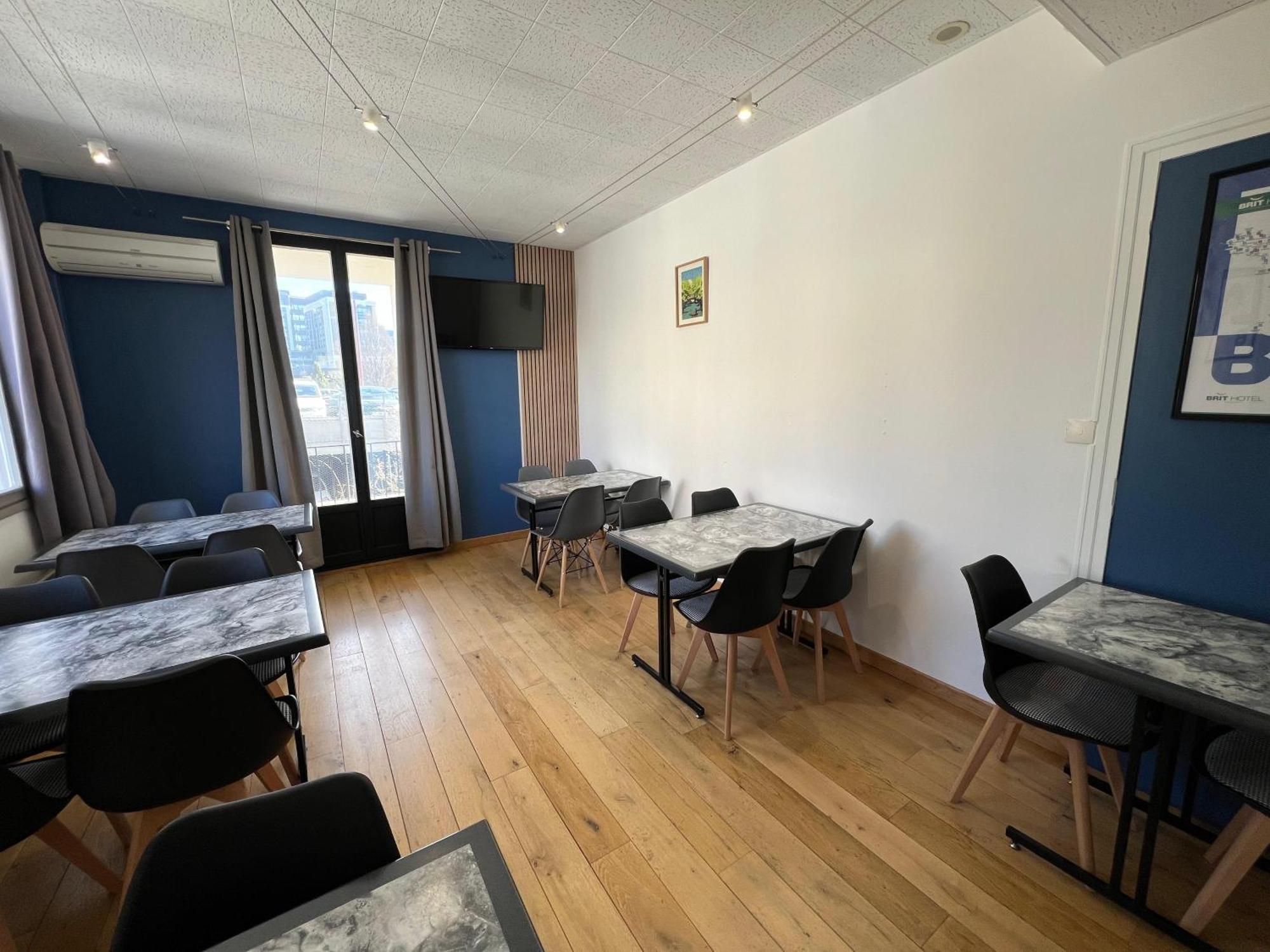 Brit Hotel Du Parc Niort Centre-Parking Gratuit מראה חיצוני תמונה