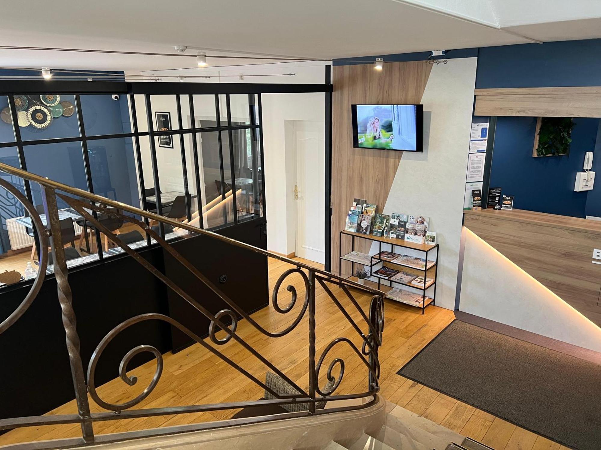 Brit Hotel Du Parc Niort Centre-Parking Gratuit מראה חיצוני תמונה
