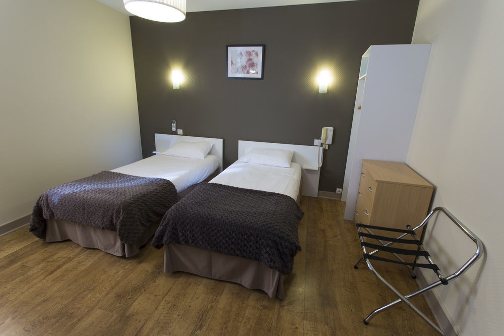 Brit Hotel Du Parc Niort Centre-Parking Gratuit מראה חיצוני תמונה