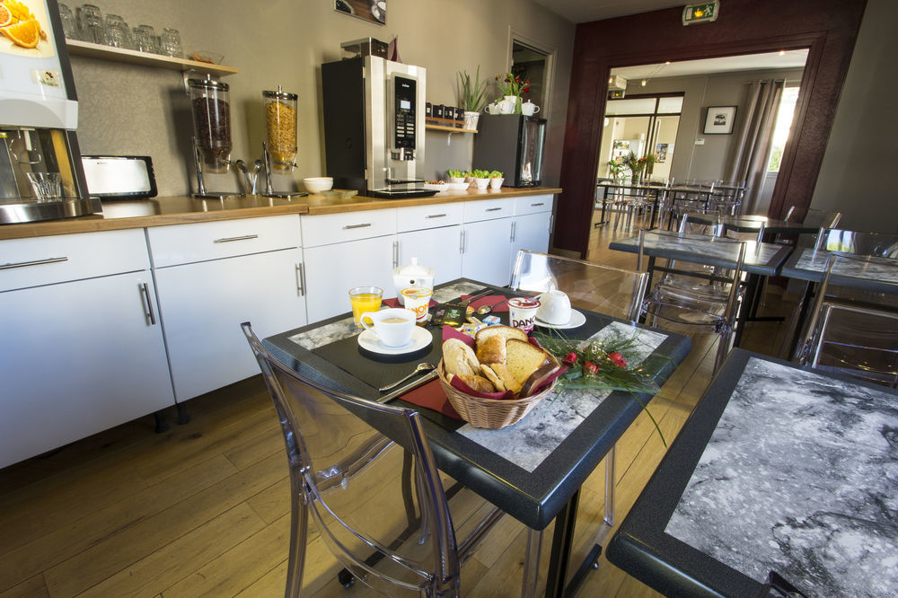 Brit Hotel Du Parc Niort Centre-Parking Gratuit מראה חיצוני תמונה