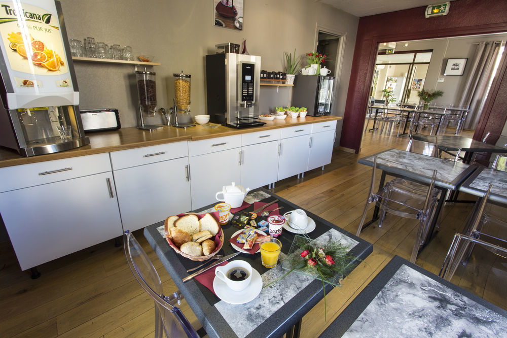 Brit Hotel Du Parc Niort Centre-Parking Gratuit מראה חיצוני תמונה