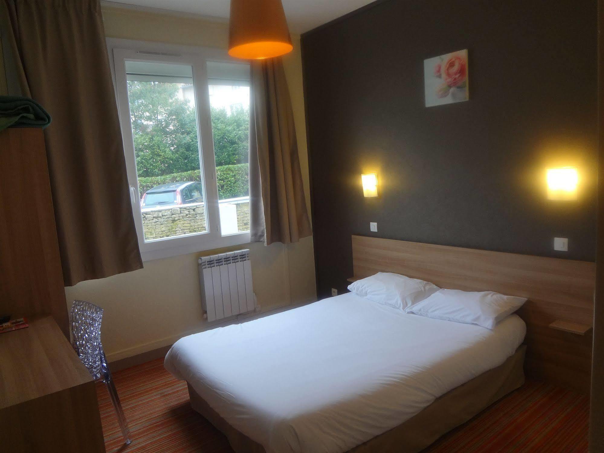 Brit Hotel Du Parc Niort Centre-Parking Gratuit מראה חיצוני תמונה