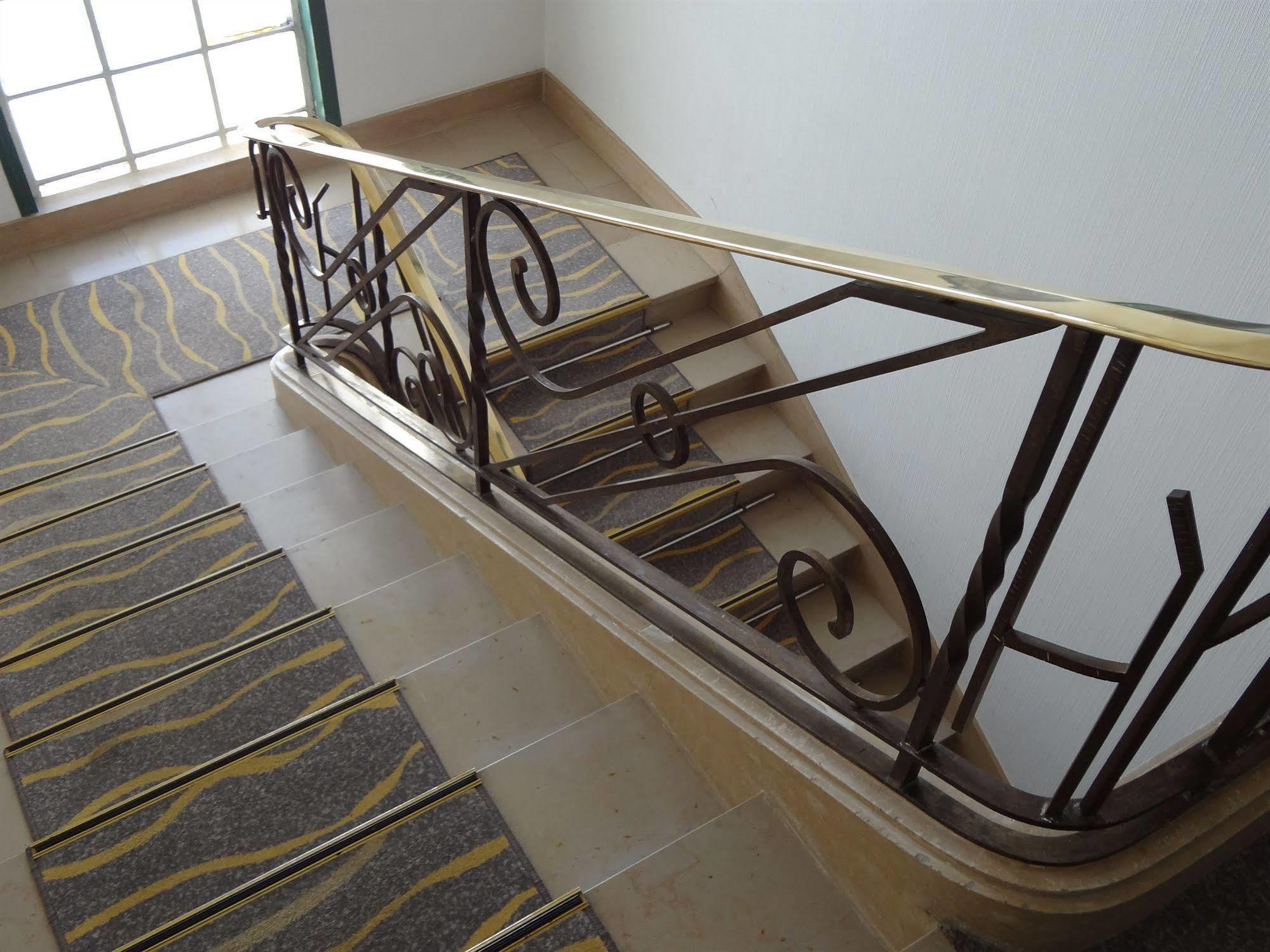 Brit Hotel Du Parc Niort Centre-Parking Gratuit מראה חיצוני תמונה